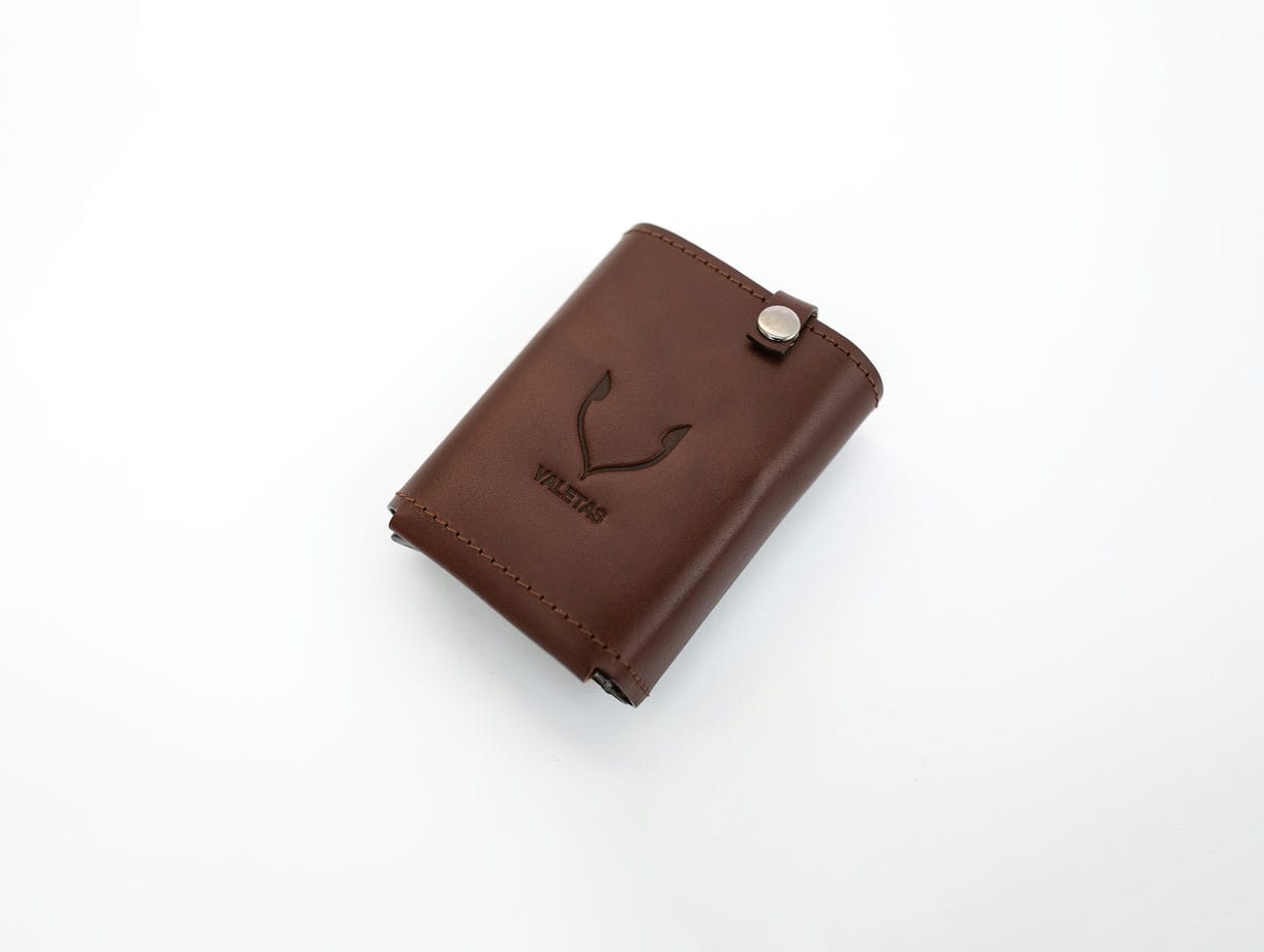 ruda odinė pinigine vyrams